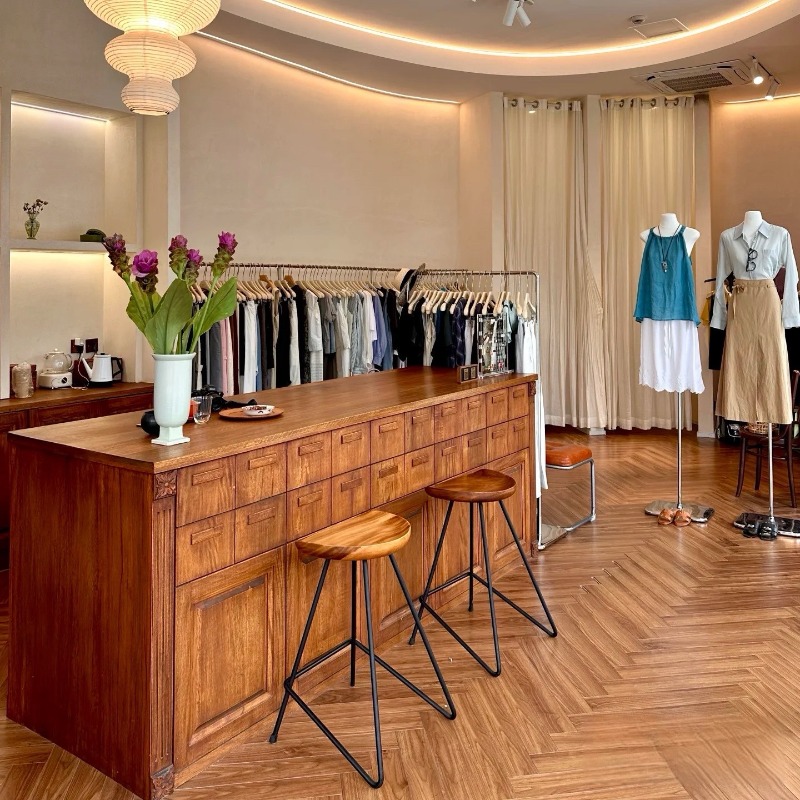متجر ملابس، طاولة أمين الصندوق - مراجعة Office Furniture Second Hand وسعره