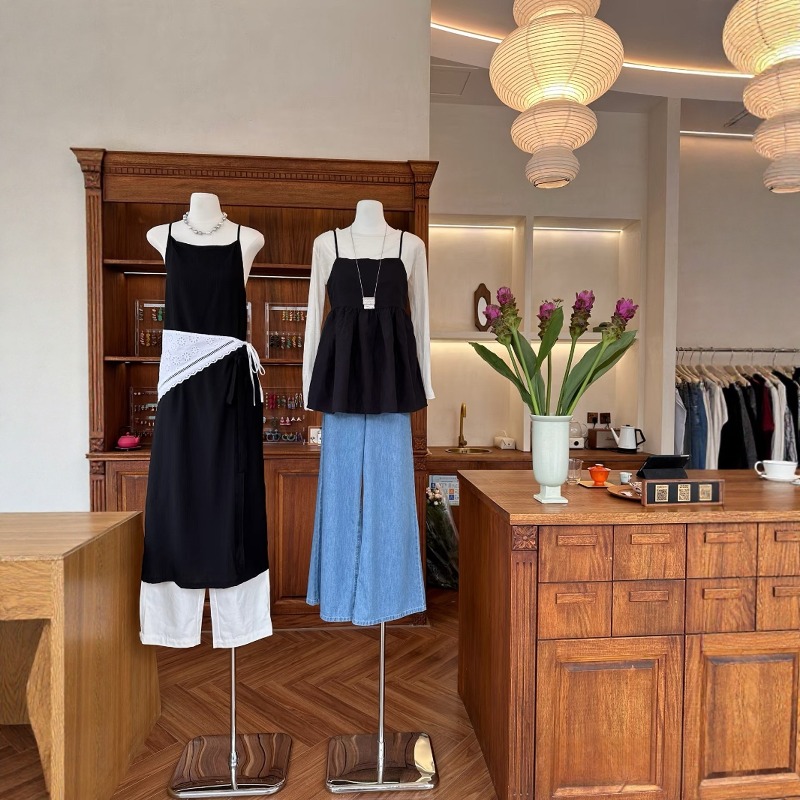 متجر ملابس، طاولة أمين الصندوق - مراجعة Office Furniture Second Hand وسعره
